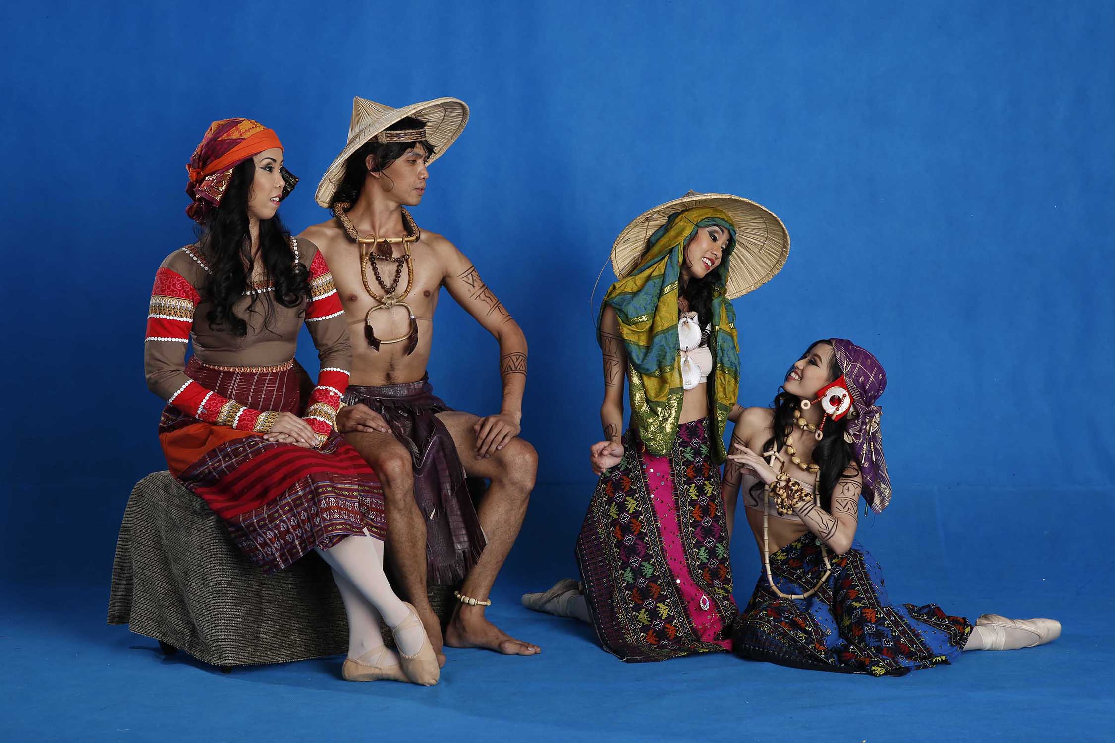 In Tatlong Kuwento ni Lola Basyang, Eileen (leftmost) was in the cast of “Ang Palasyo ng mga Duwende.”
