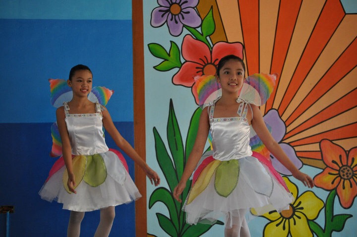 Marinette (right) first learned ballet at her grand uncle's school, the Arabesque Dance Academy, in their hometown in Nueva Ecija.