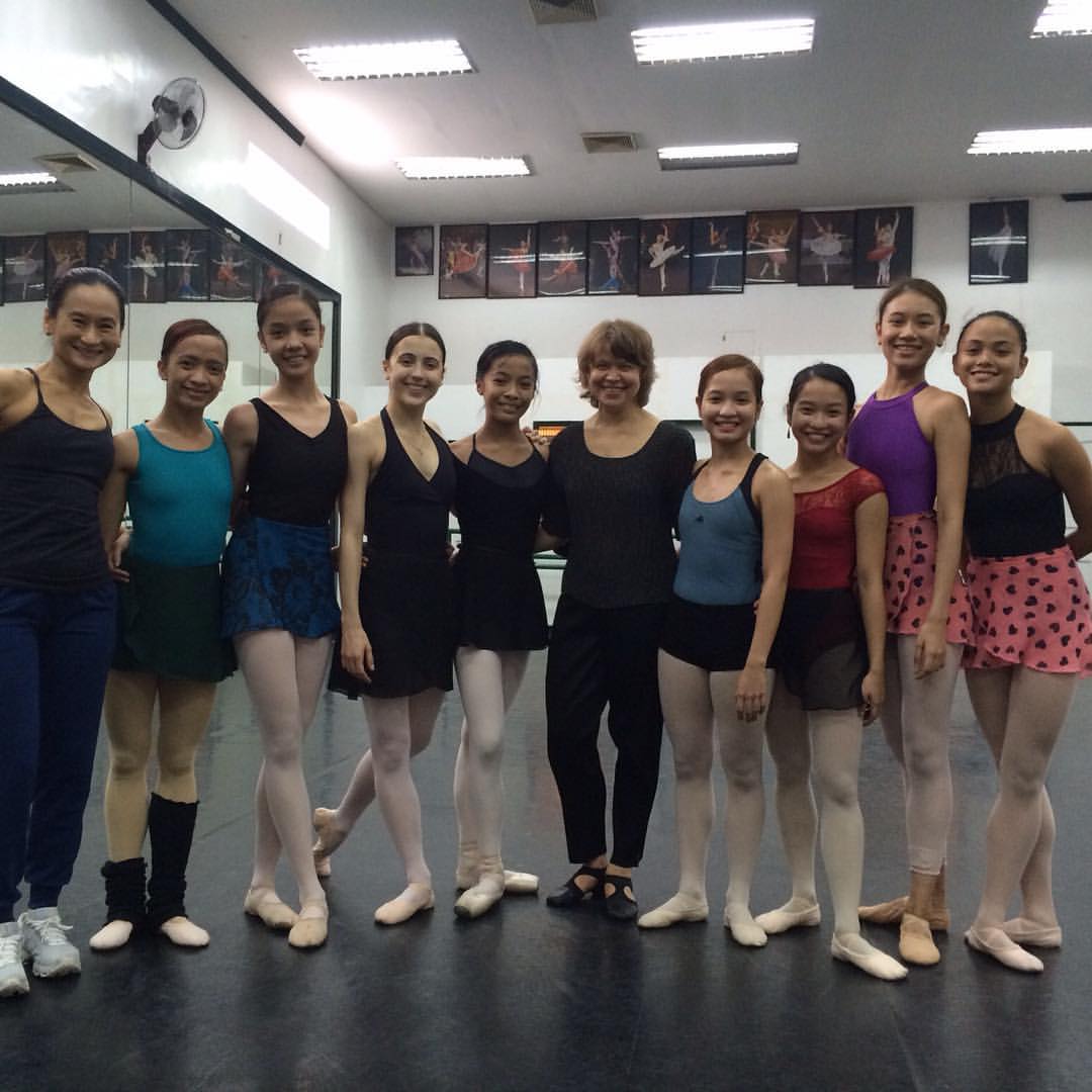 Ballet Manila artistic director Lisa Macuja-Elizalde posted this photo on Facebook, describing it as an “enjoyable afternoon spent rehearsing classical variations with the ballerinas of Ballet Manila and  Marinsky Ballet's Margarita Kullich” (sixth from left). With them are, from left: Jessa Balote, Marinette Franco, Katherine Barkman, Neeka Barroso, Jasmine Pia Dames, Jessica Pearl Dames, Abigail Oliveiro and Rissa May Camaclang.