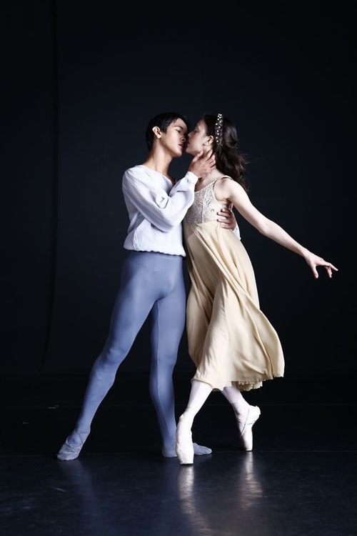 Dancing as Juliet to Rudy De Dios’ Romeo in her first full-length Romeo and Juliet. Photo by Ocs Alvarez
